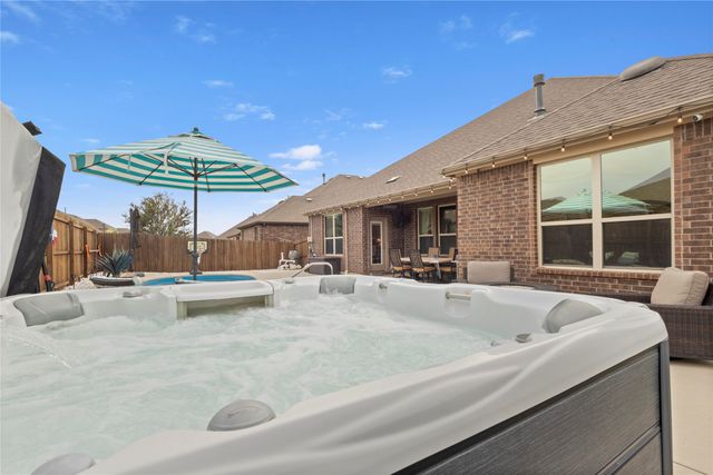 2816 Permian Road, Aubrey, TX 76227