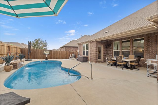 2816 Permian Road, Aubrey, TX 76227