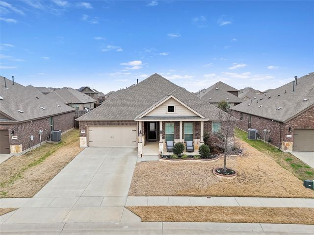 2816 Permian Road, Aubrey, TX 76227