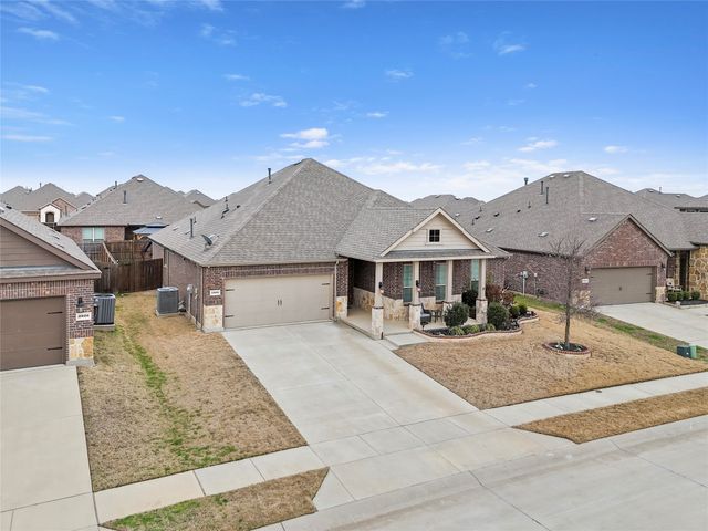 2816 Permian Road, Aubrey, TX 76227