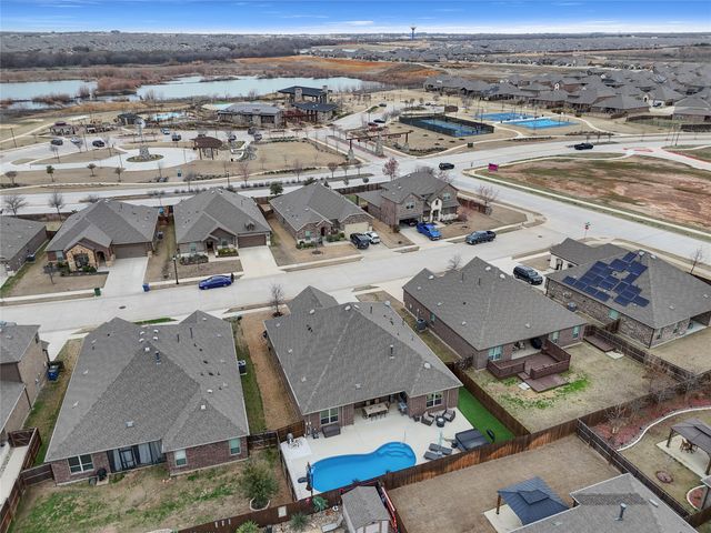 2816 Permian Road, Aubrey, TX 76227