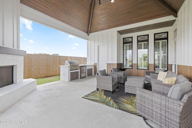 302 Greyford Drive, Lafayette, LA 70503