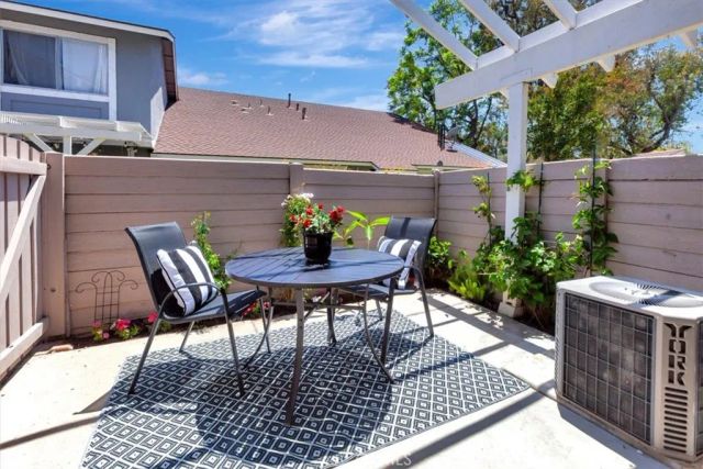 1723 N Willow Woods North D, Anaheim, CA 92807