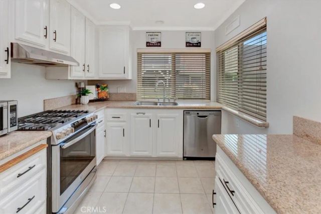 1723 N Willow Woods North D, Anaheim, CA 92807