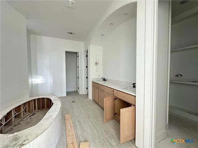 430 Dos Rios, Morgans Point Resort, TX 76513