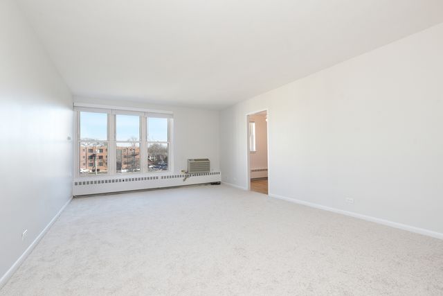 1333 W TOUHY Avenue 301, Park Ridge, IL 60068