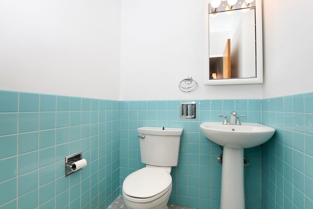 1333 W TOUHY Avenue 301, Park Ridge, IL 60068