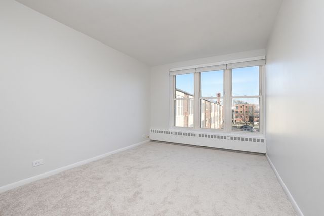 1333 W TOUHY Avenue 301, Park Ridge, IL 60068