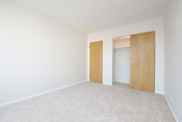 1333 W TOUHY Avenue 301, Park Ridge, IL 60068