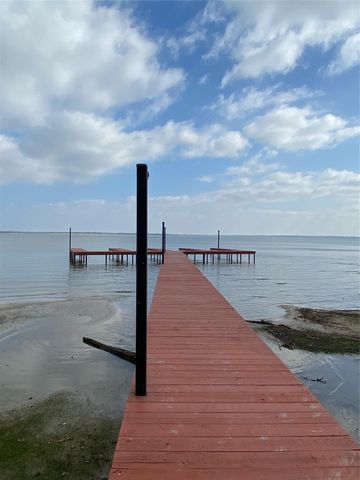 9000 W Shoreline Drive, Kemp, TX 75143