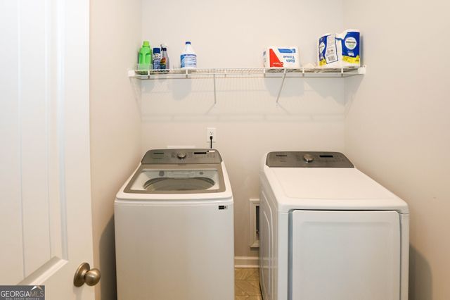 154 Laurel Cove Drive, Hoschton, GA 30548