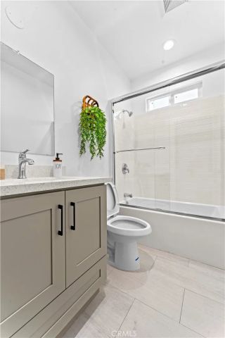 308 S Laurel Street, Santa Ana, CA 92704