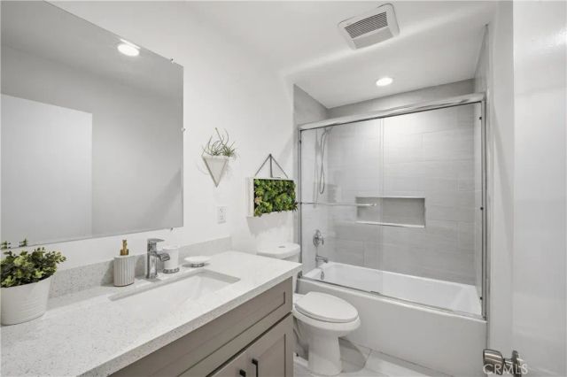 308 S Laurel Street, Santa Ana, CA 92704