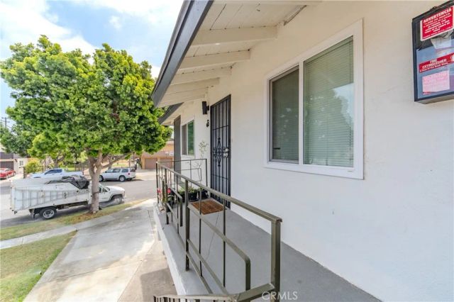 308 S Laurel Street, Santa Ana, CA 92704