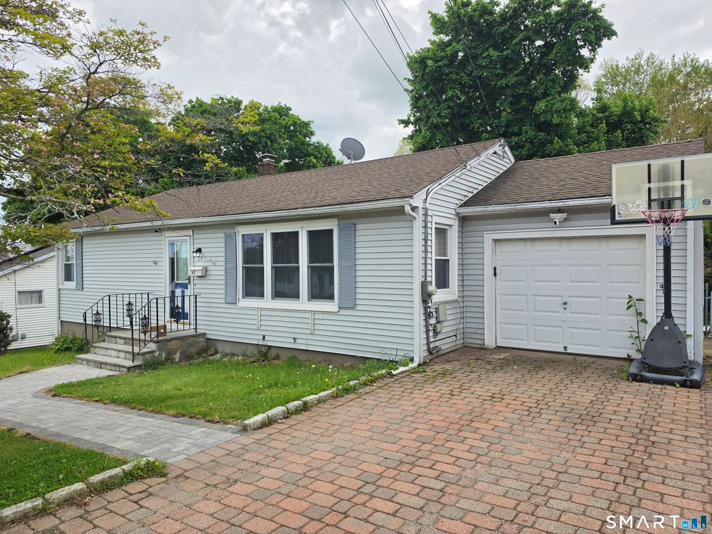 64 Wislock Street, Waterbury, CT 06705