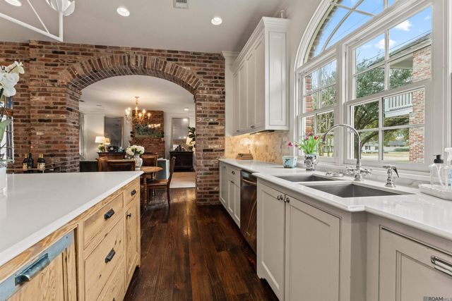 7665 Richards Dr, Baton Rouge, LA 70809