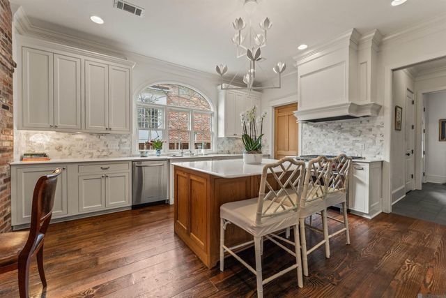 7665 Richards Dr, Baton Rouge, LA 70809