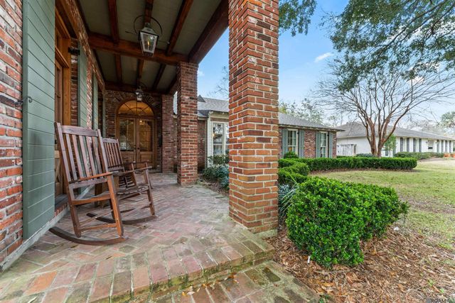 7665 Richards Dr, Baton Rouge, LA 70809