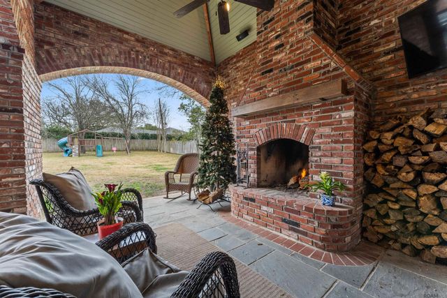 7665 Richards Dr, Baton Rouge, LA 70809