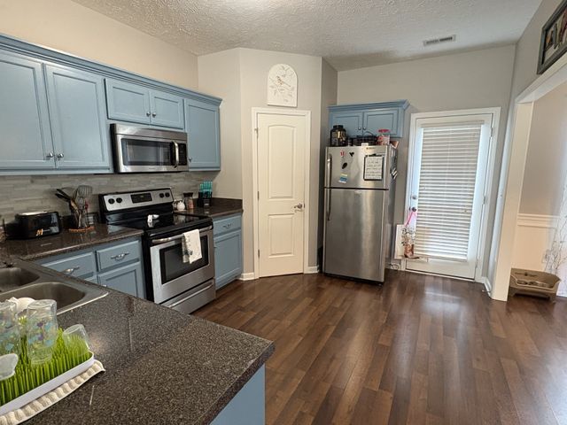 2455 New Holland Cir, Murfreesboro, TN 37128