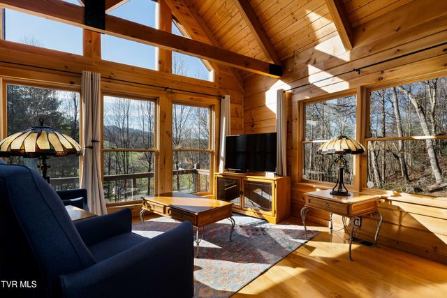 277 Arrowhead Trail, Mountain City, TN 37683
