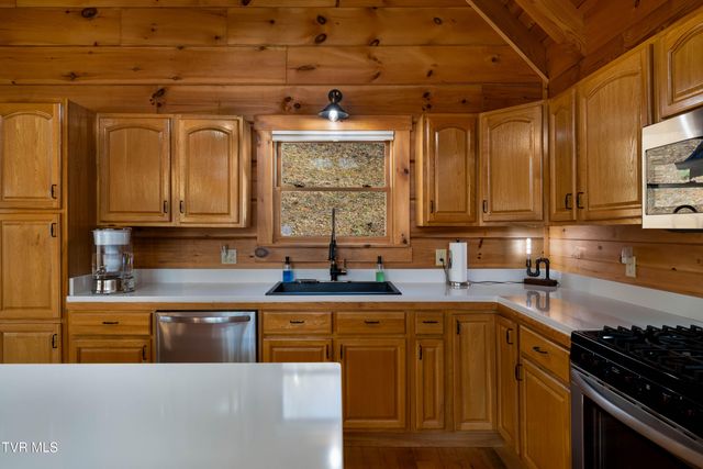 277 Arrowhead Trail, Mountain City, TN 37683