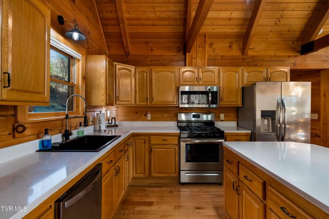 277 Arrowhead Trail, Mountain City, TN 37683