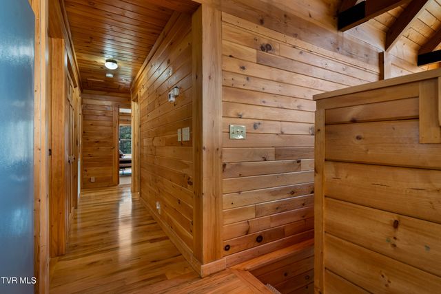 277 Arrowhead Trail, Mountain City, TN 37683