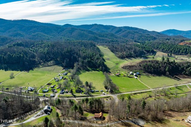 277 Arrowhead Trail, Mountain City, TN 37683
