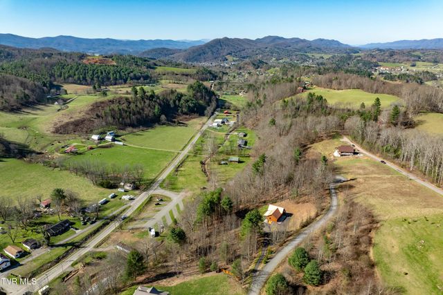 277 Arrowhead Trail, Mountain City, TN 37683