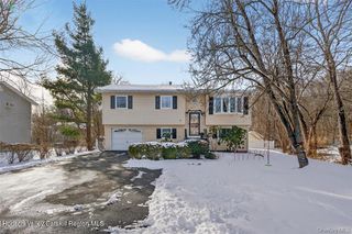 95 Sutton Park Road, Poughkeepsie, NY 12603