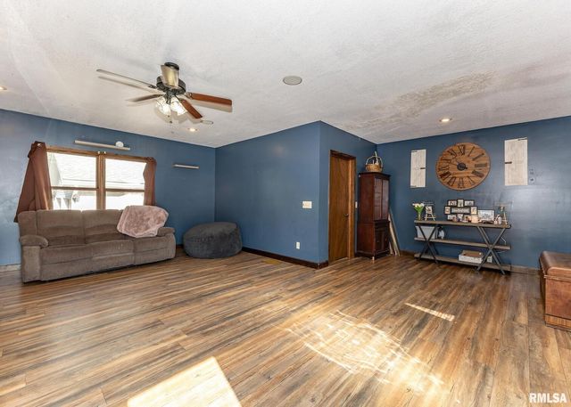 111 N WEST Street, Cambridge, IL 61238