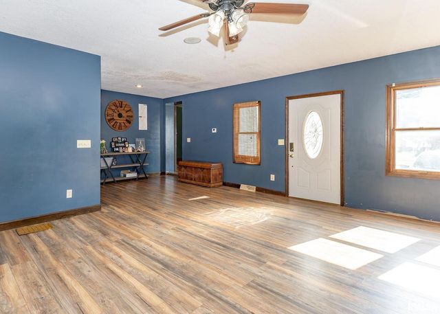 111 N WEST Street, Cambridge, IL 61238