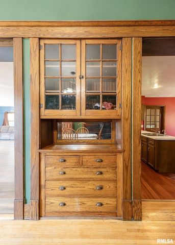 111 N WEST Street, Cambridge, IL 61238