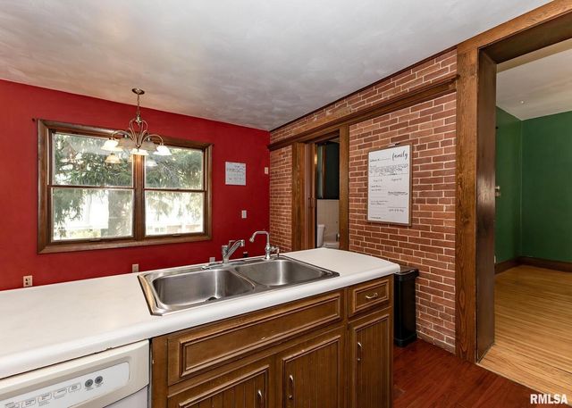 111 N WEST Street, Cambridge, IL 61238