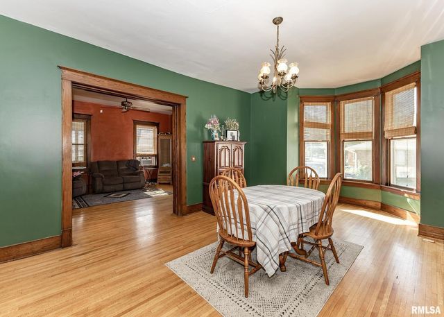 111 N WEST Street, Cambridge, IL 61238