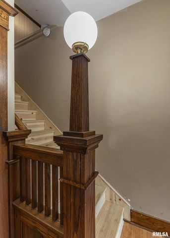 111 N WEST Street, Cambridge, IL 61238