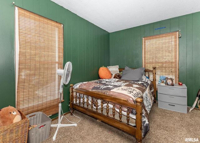 111 N WEST Street, Cambridge, IL 61238