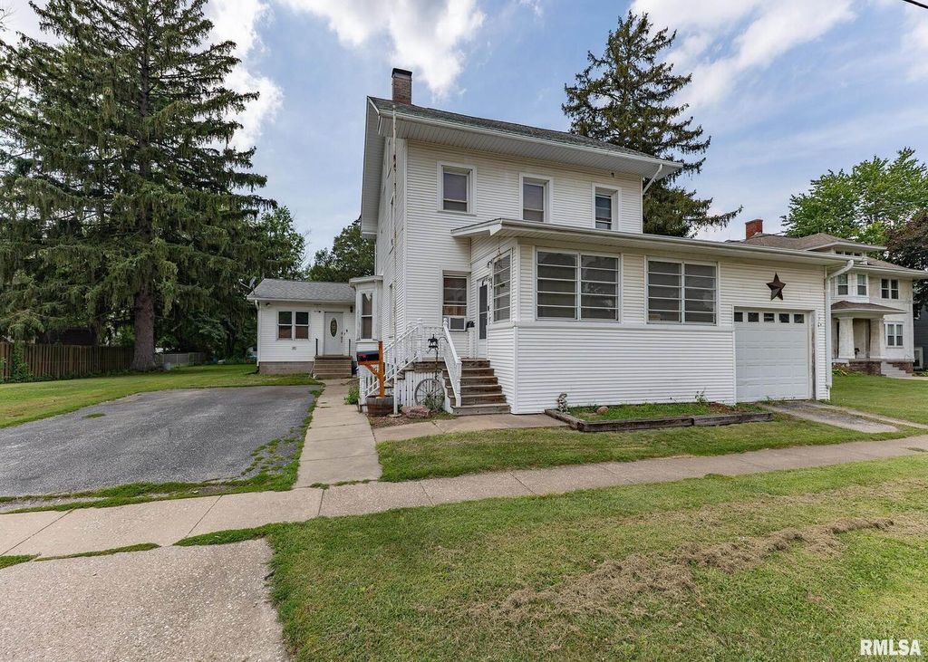 111 N WEST Street, Cambridge, IL 61238