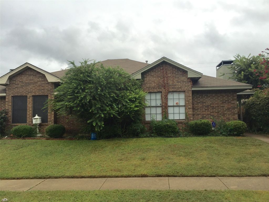 311 Bryant Lane, Cedar Hill, TX 75104