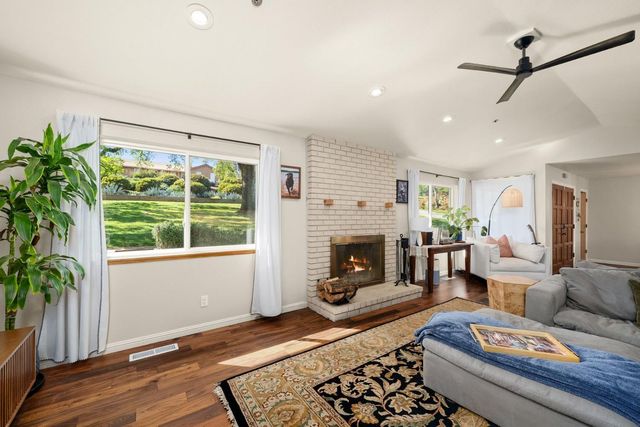 280 Hidden Creek Dr, Auburn, CA 95603