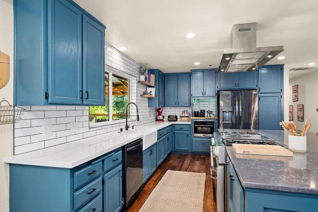 280 Hidden Creek Dr, Auburn, CA 95603