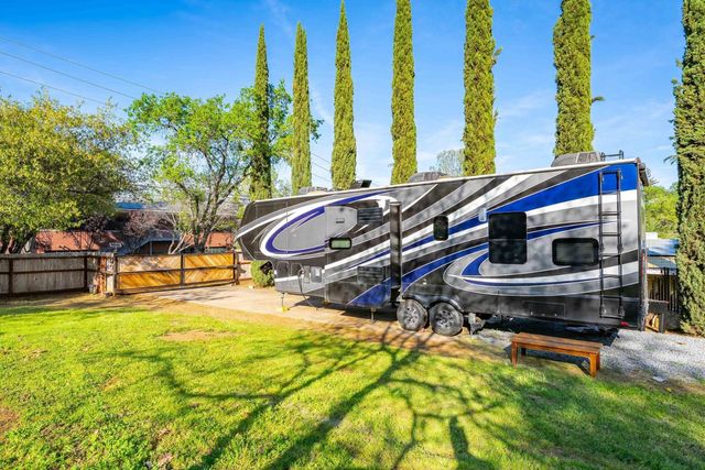 280 Hidden Creek Dr, Auburn, CA 95603