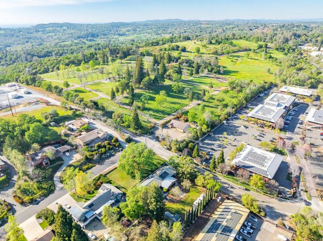 280 Hidden Creek Dr, Auburn, CA 95603