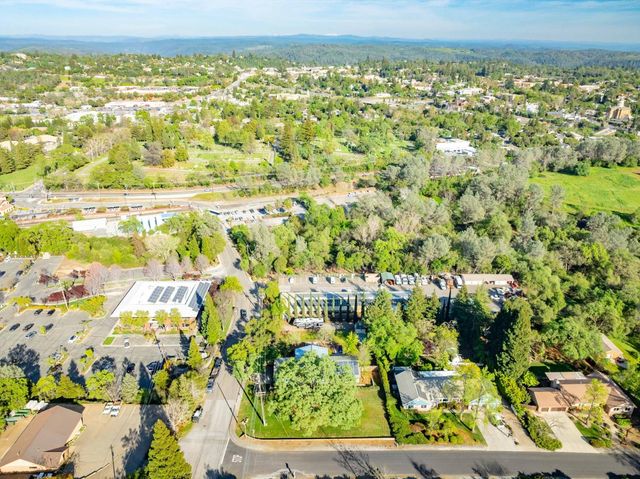 280 Hidden Creek Dr, Auburn, CA 95603