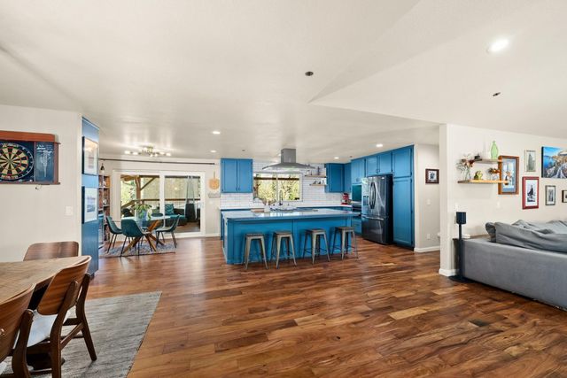 280 Hidden Creek Dr, Auburn, CA 95603