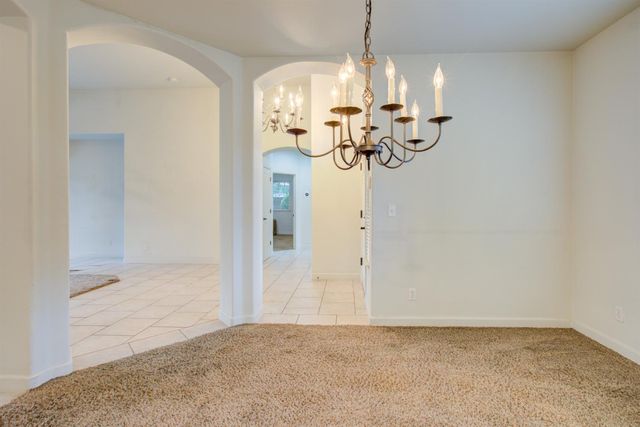 2250 Castleview Dr, Turlock, CA 95382