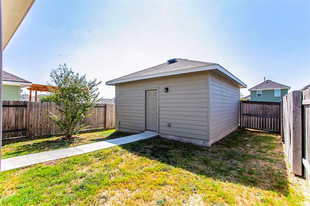 133 Duck Creek TRL, San Marcos, TX 78666