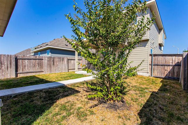 133 Duck Creek TRL, San Marcos, TX 78666
