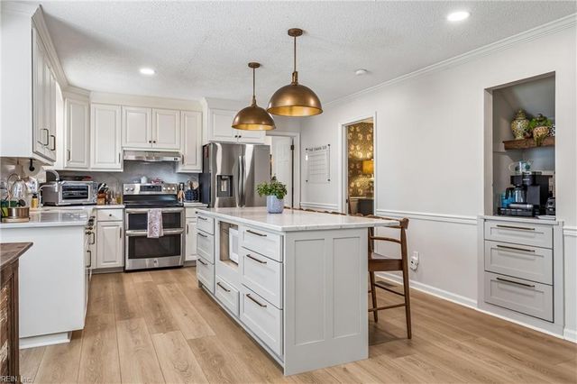 7 Bessies Landing DR, Poquoson, VA 23662